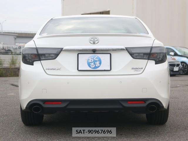 Toyota MARK X 2018-05 8875048-1