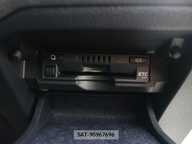 Toyota MARK X 2018-05 8875048-16