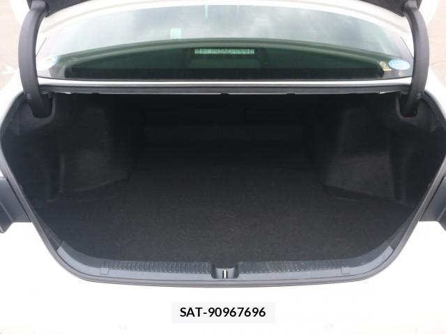 Toyota MARK X 2018-05 8875048-18
