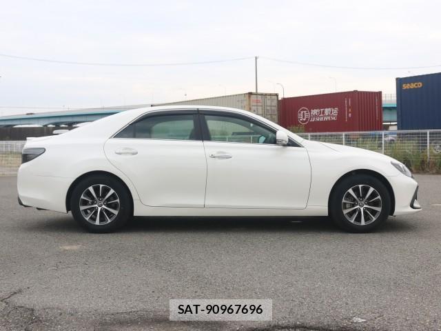 Toyota MARK X 2018-05 8875048-3