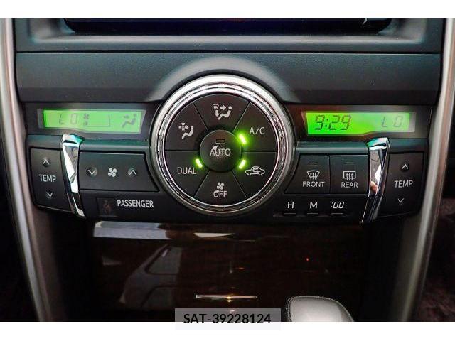 Toyota MARK X 2013-09 8875506-19
