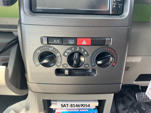 Daihatsu MOVE CONTE 2013-11 8873105-9