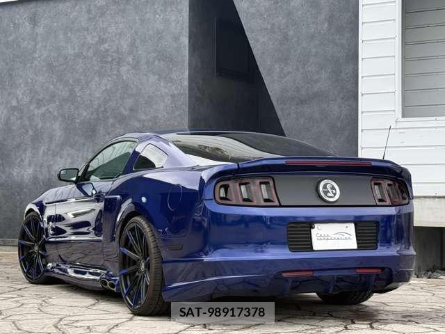 Ford MUSTANG 2015-10 8872712-14