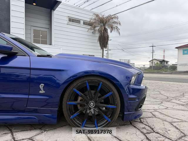 Ford MUSTANG 2015-10 8872712-17