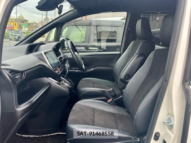 Toyota NOAH 2018-07 8873085-14