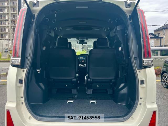 Toyota NOAH 2018-07 8873085-18