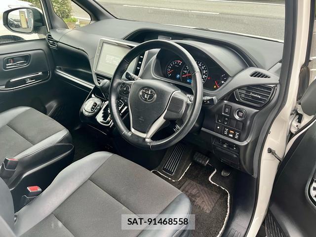 Toyota NOAH 2018-07 8873085-19