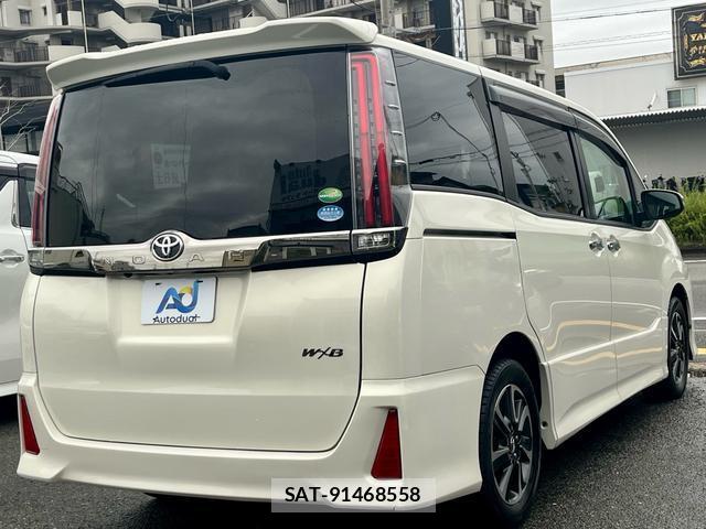 Toyota NOAH 2018-07 8873085-2