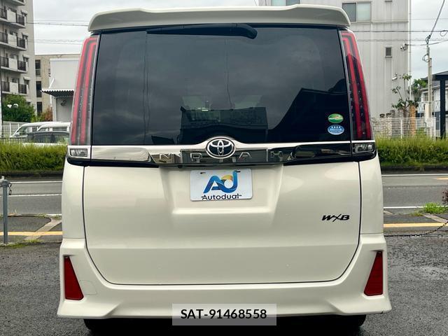 Toyota NOAH 2018-07 8873085-3