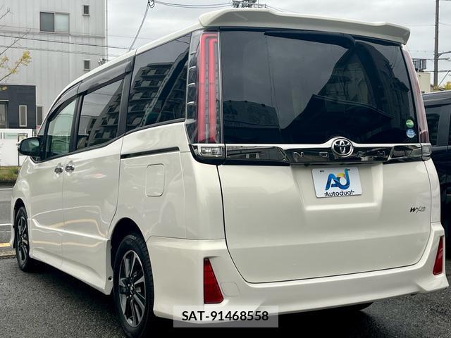 Toyota NOAH 2018-07 8873085-4