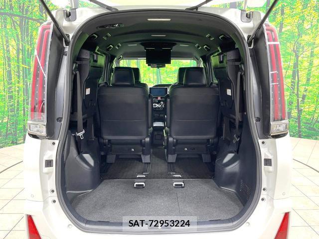 Toyota NOAH 2019-03 8873111-12
