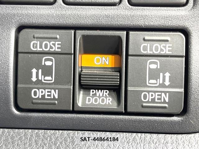 Toyota NOAH 2019-08 8873112-5