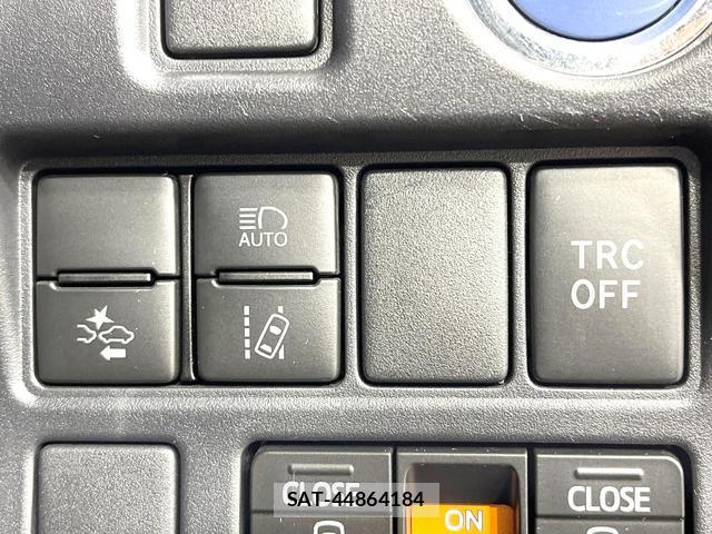 Toyota NOAH 2019-08 8873112-6