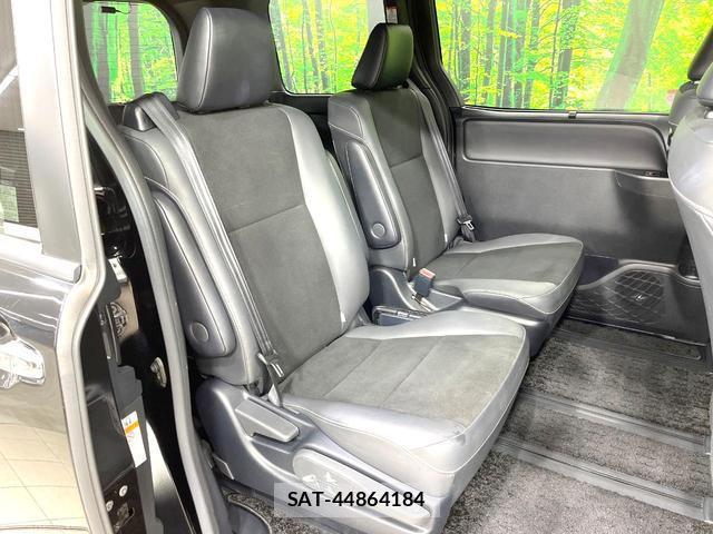 Toyota NOAH 2019-08 8873112-9