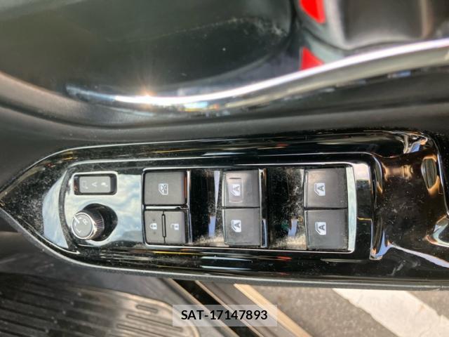 Toyota NOAH 2019-06 8873328-14