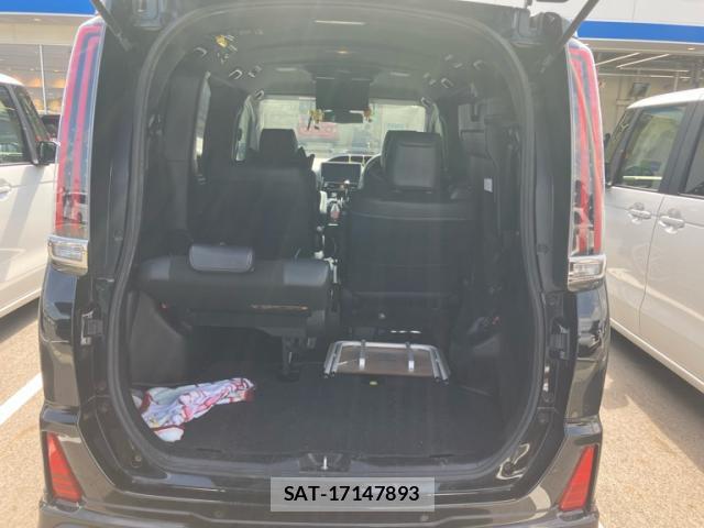 Toyota NOAH 2019-06 8873328-3