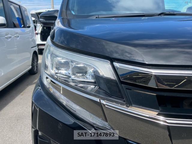 Toyota NOAH 2019-06 8873328-4