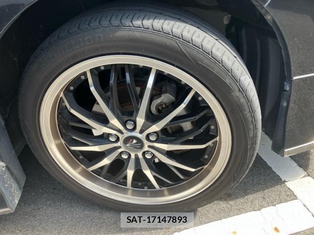 Toyota NOAH 2019-06 8873328-5
