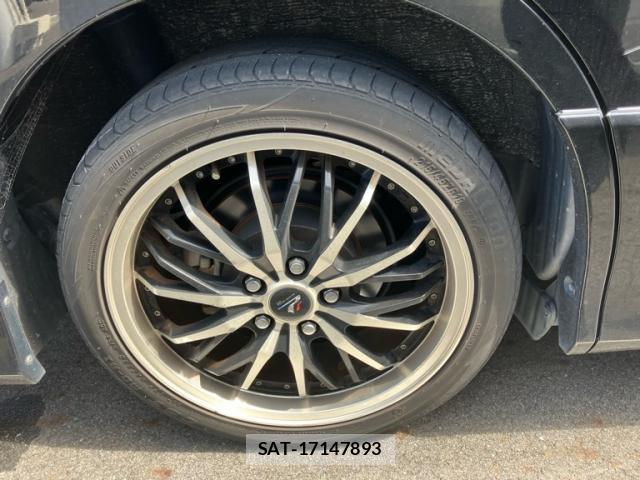 Toyota NOAH 2019-06 8873328-6