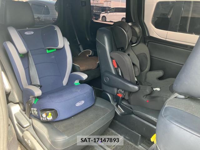 Toyota NOAH 2019-06 8873328-9