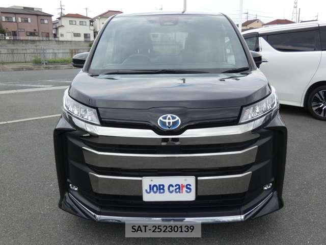 Toyota NOAH 2022-05 8873523-1