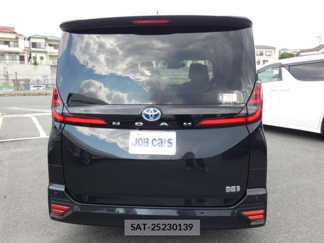 Toyota NOAH 2022-05 8873523-4