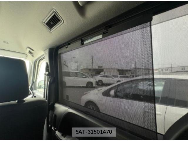 Toyota NOAH 2025-09 8873814-13
