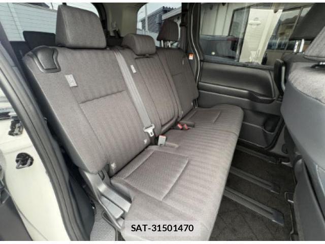 Toyota NOAH 2025-09 8873814-6
