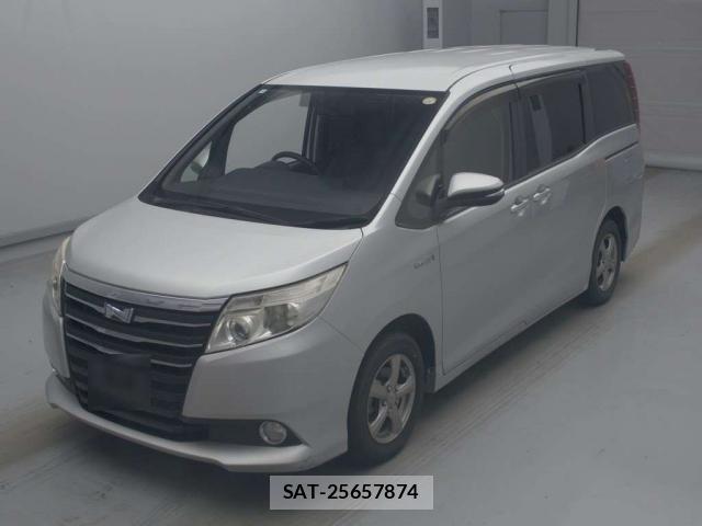 Toyota NOAH 2014-04 8874553-6