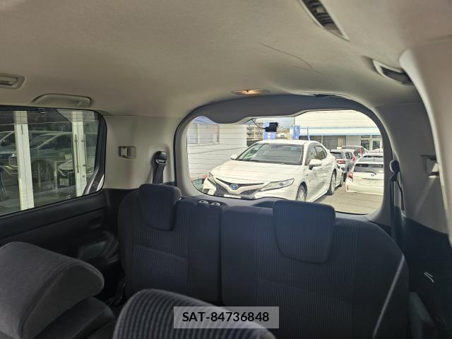 Toyota NOAH 2021-10 8874648-11
