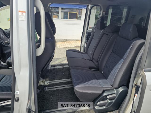 Toyota NOAH 2021-10 8874648-6