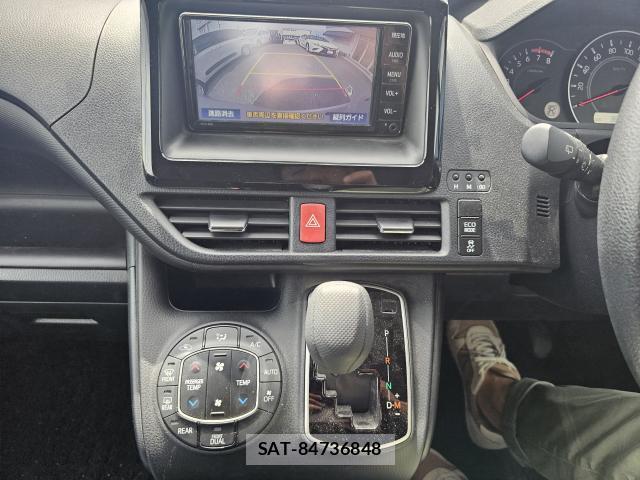 Toyota NOAH 2021-10 8874648-8
