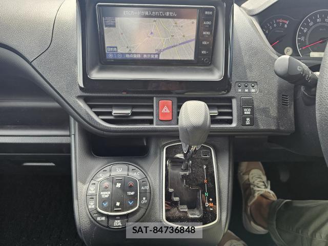 Toyota NOAH 2021-10 8874648-9