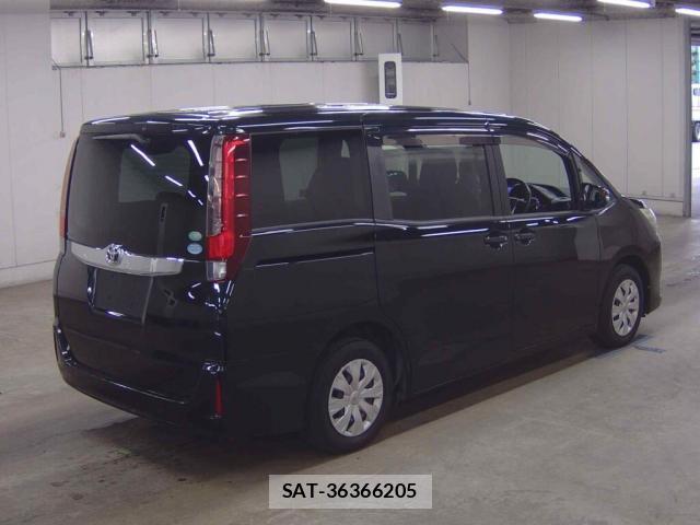 Toyota NOAH 2015-09 8874794-4