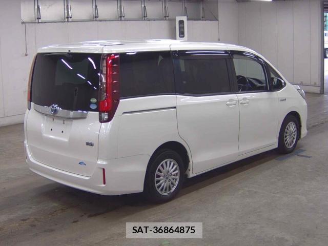 Toyota NOAH 2014-12 8874819-1