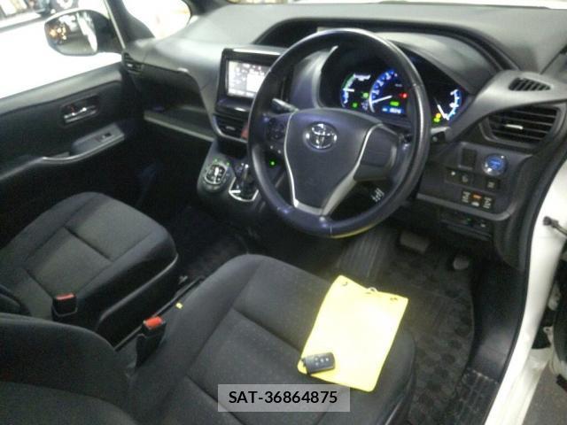 Toyota NOAH 2014-12 8874819-2
