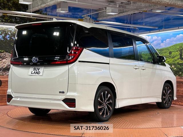 Toyota NOAH 2023-10 8874846-16