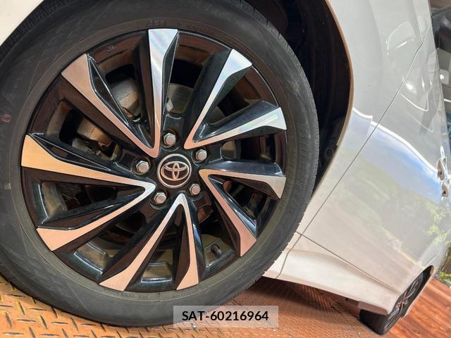 Toyota NOAH 2023-04 8874854-12