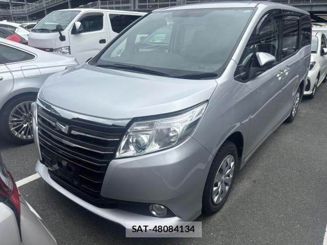 Toyota NOAH 2015-08 8875145-0