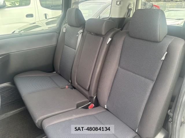 Toyota NOAH 2015-08 8875145-2