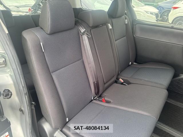Toyota NOAH 2015-08 8875145-6