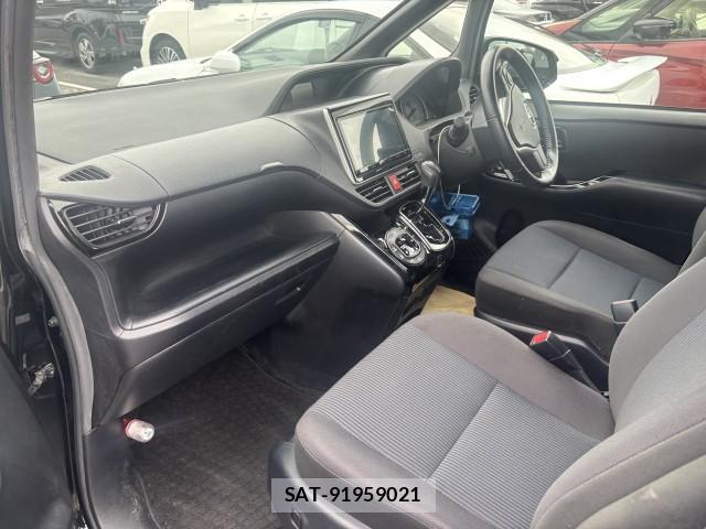 Toyota NOAH 2019-05 8875148-3