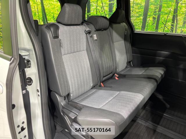 Toyota NOAH 2026-04 8875489-8