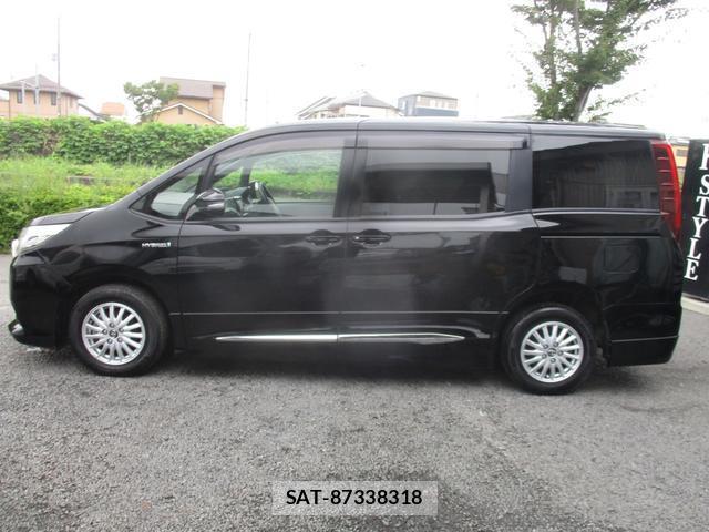 Toyota NOAH 2015-09 8875706-1