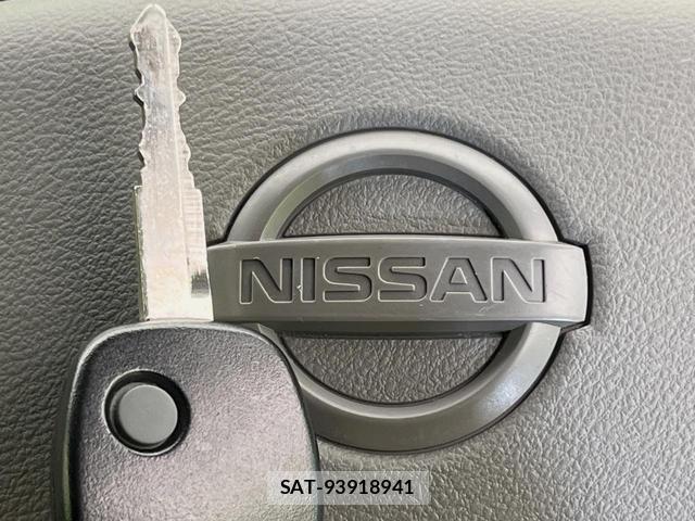 Nissan CLIPPER VAN 2023-12 8874838-4