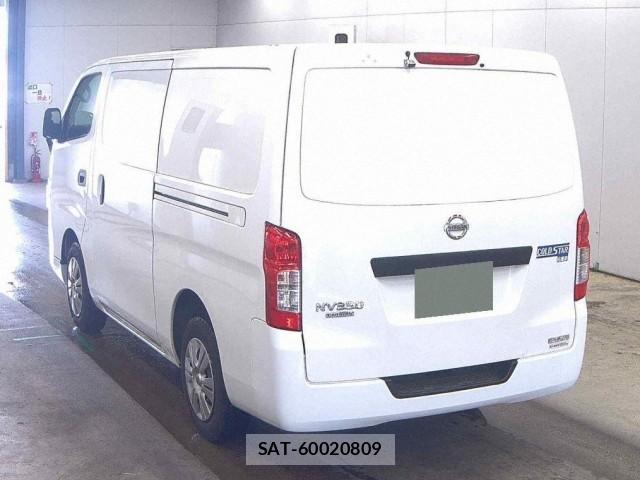 Nissan NV350 Caravan 2018-03 8872820-1
