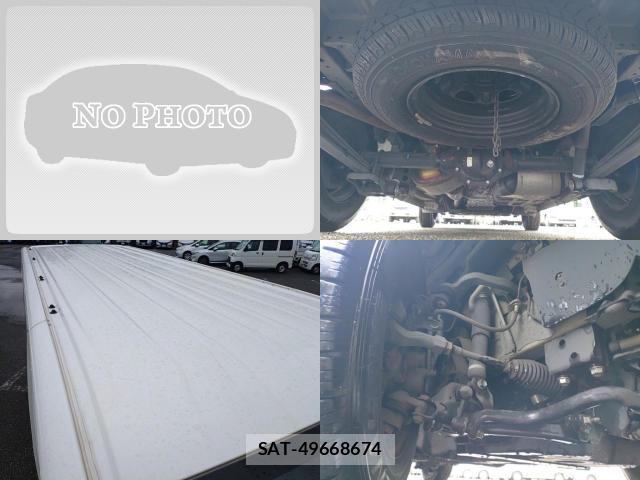 Nissan NV350 Caravan 2016-09 8872901-6