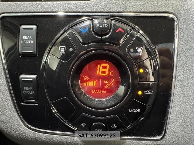 Nissan NV350 Caravan 2017-09 8873757-13
