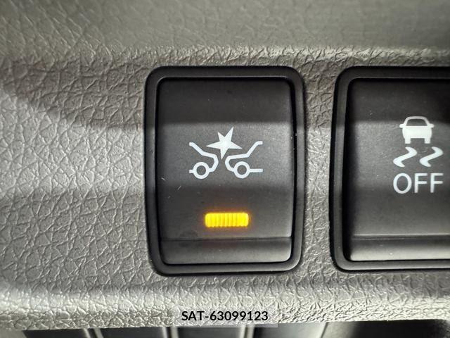 Nissan NV350 Caravan 2017-09 8873757-14