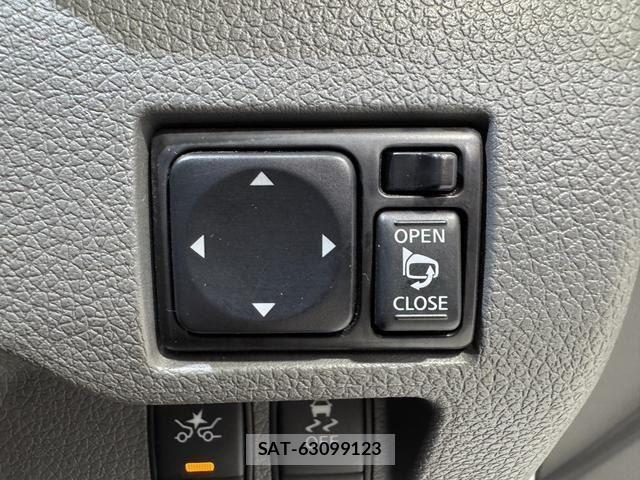 Nissan NV350 Caravan 2017-09 8873757-17